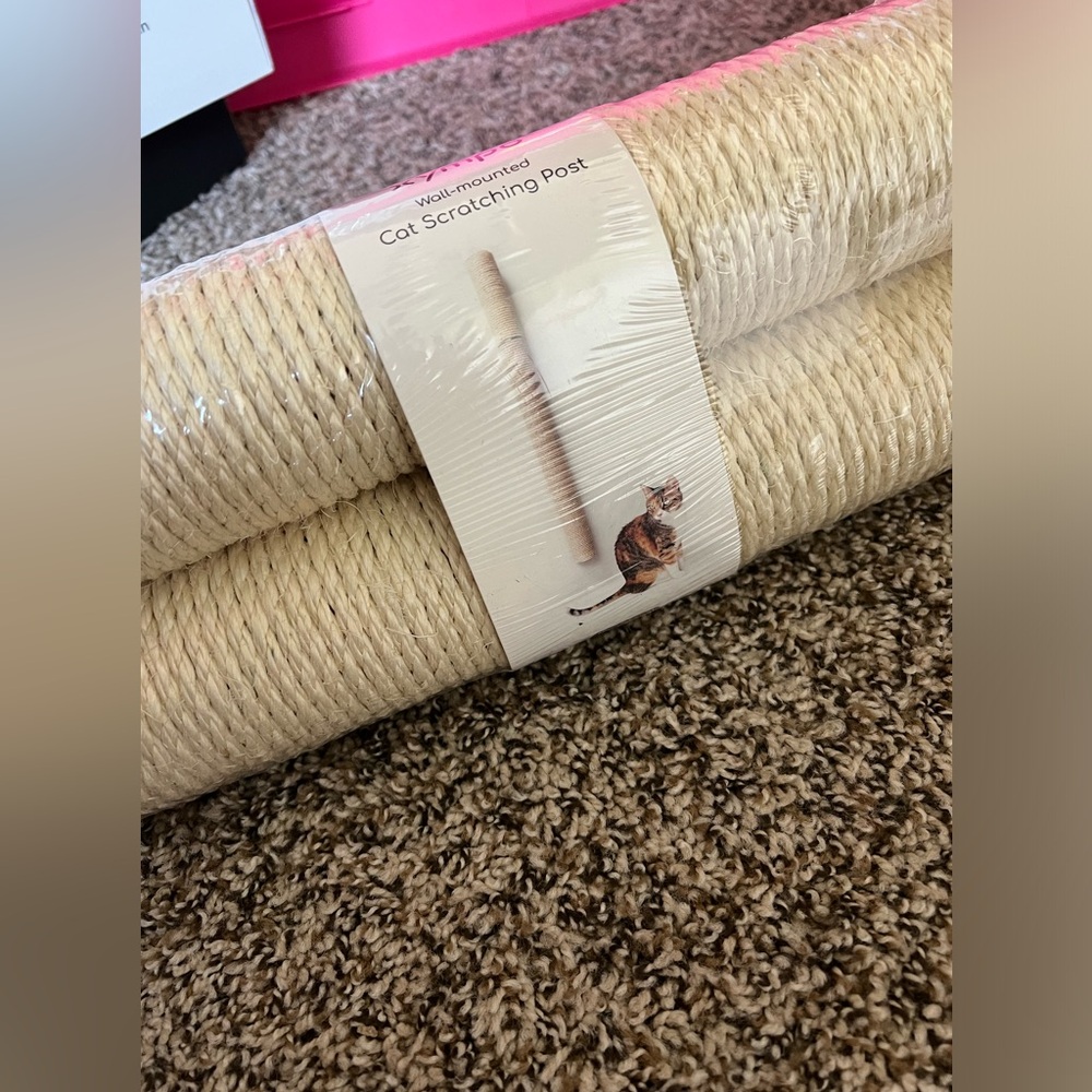 Wall mounted cat scratching post NEW